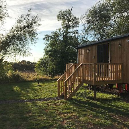 Sunset Shepherds Hut Taunton Bagian luar foto