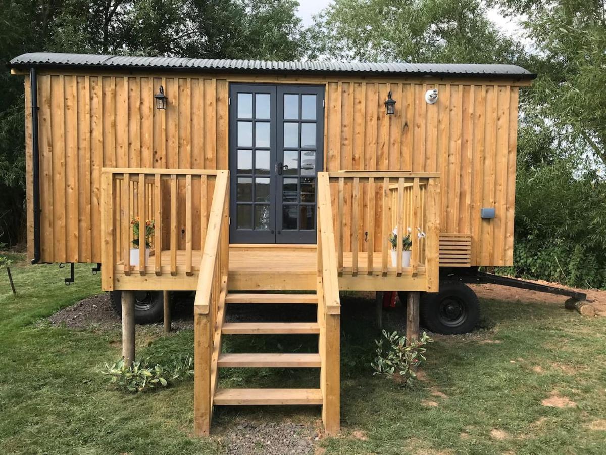 Sunset Shepherds Hut Taunton Bagian luar foto